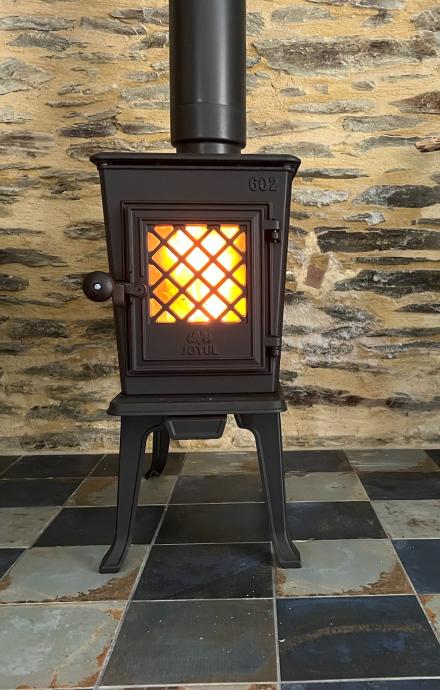 Installation d’un poêle à bois Jøtul F602 revisité à Castillon