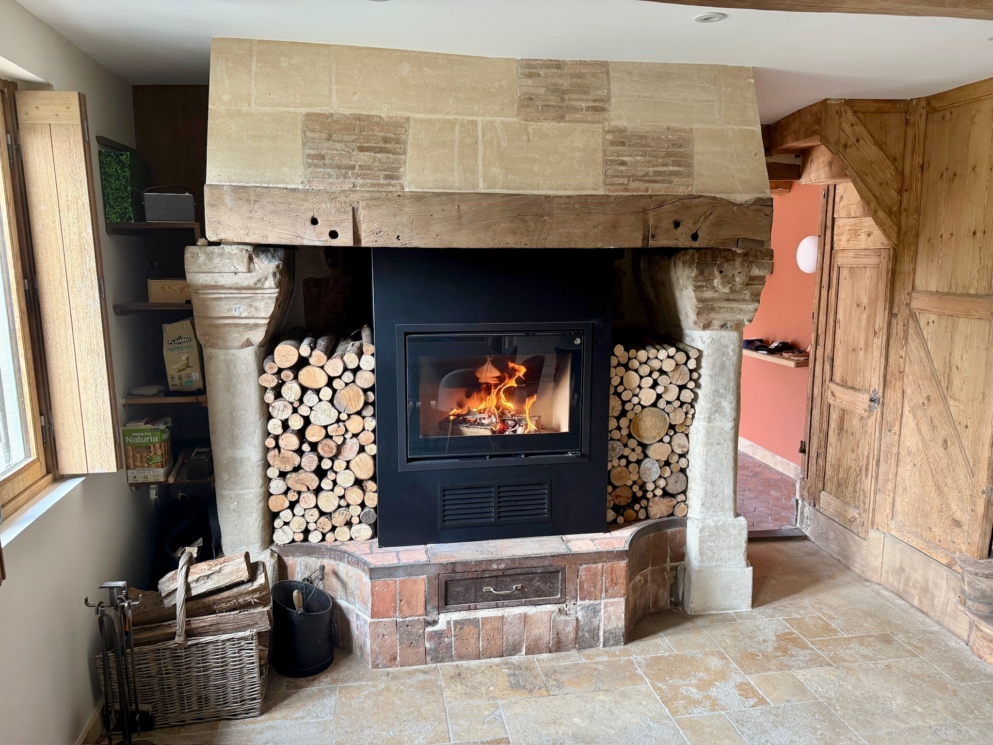 Installation d'un poêle à bois Scan 1006 Box à Grangues