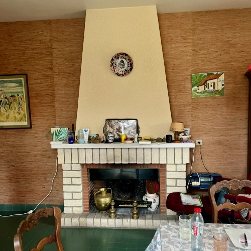 Un poêle à bois Jøtul F520 installé à Merville-Franceville