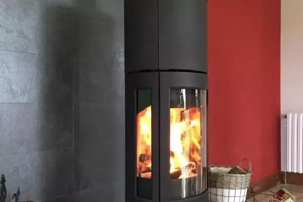 Installation d'un poêle à bois Jotul F371 à Deauville