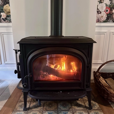 Poêle à bois Jotul F500 installé à Fourneville