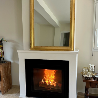 Insert M Design Venus M Box intégré dans un foyer à Villers-sur-Mer