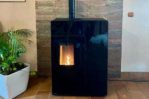 Poêle à granulés RIKA DOMO : élégance et performance en Normandie