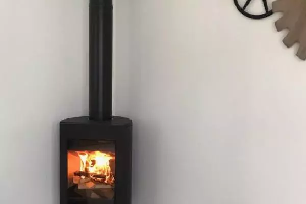 Pose d'un poêle Jotul F160 à Carpiquet 