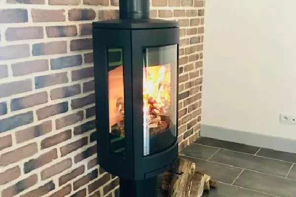 Installation d'un poêle à bois-bàche Jotul F373 à Avenay 