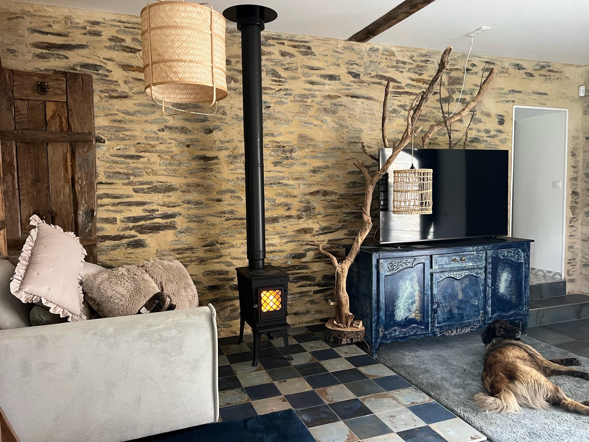 Installation d’un poêle à bois Jøtul F602 revisité à Castillon