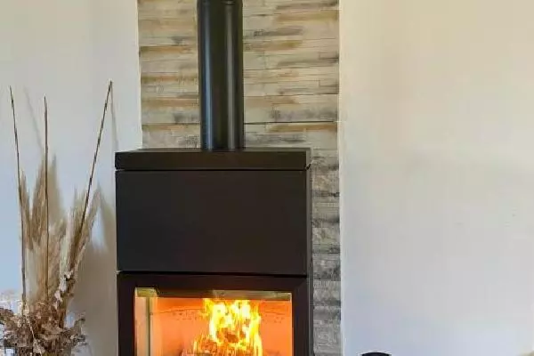 Installation à Cahagnes d'un poêle Jotul F520 