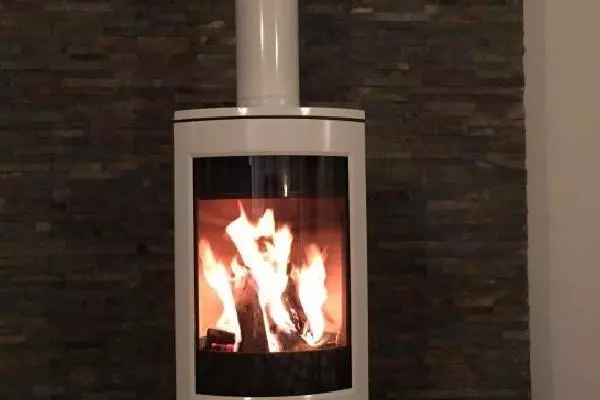 Pose d'un poêle à bois Jotul 373 à Amaye-Orne