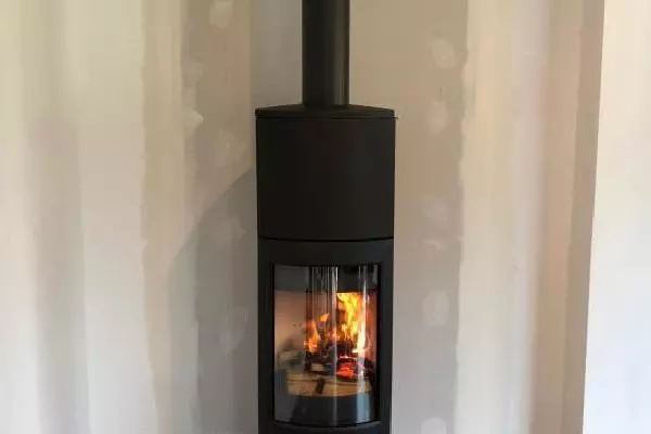 Pose d'un poêle à bois Jotul F378 à Cahagnolles